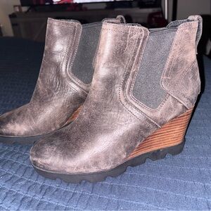 Sorel Distressed Brown Wedge Boots